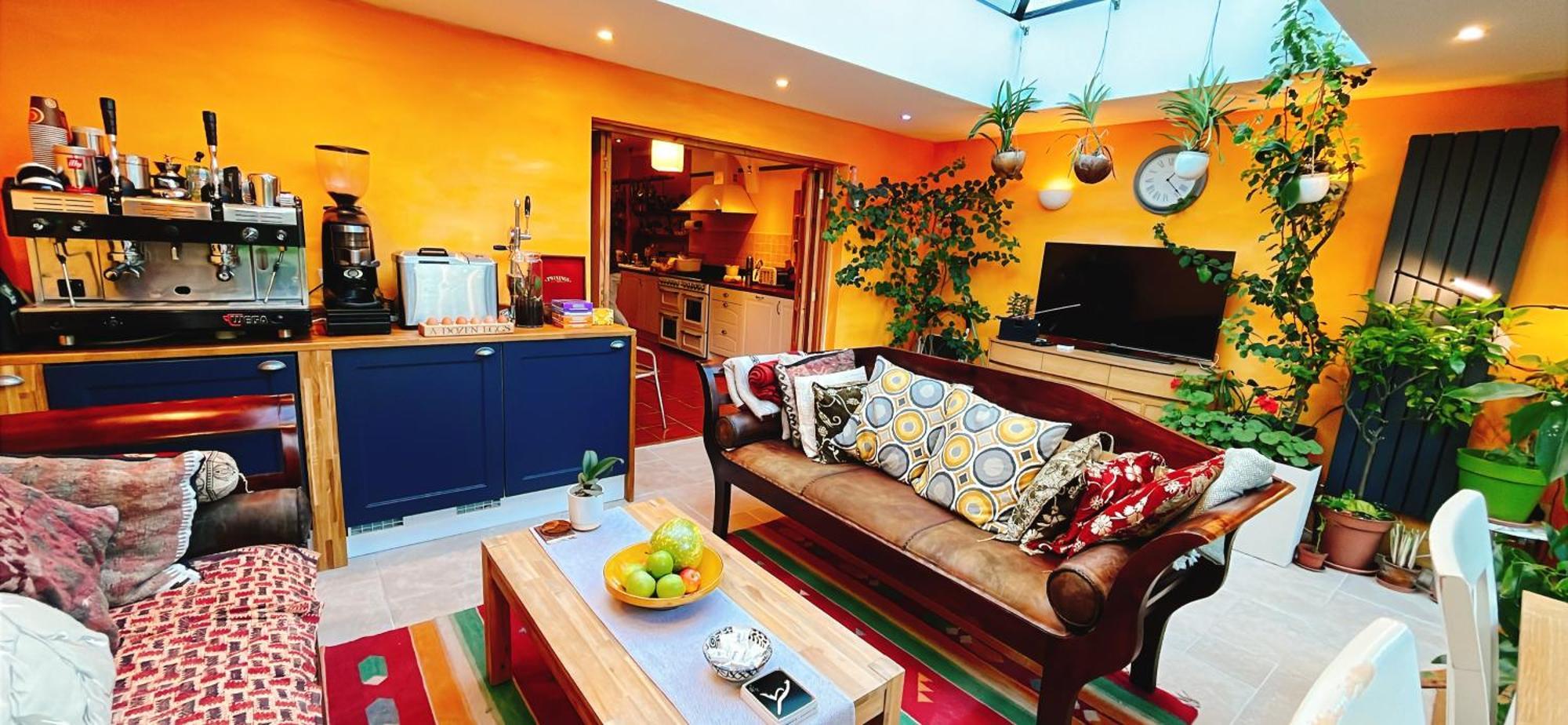 カーディフ Funky Urban Jungle Bed & Breakfast エクステリア 写真
