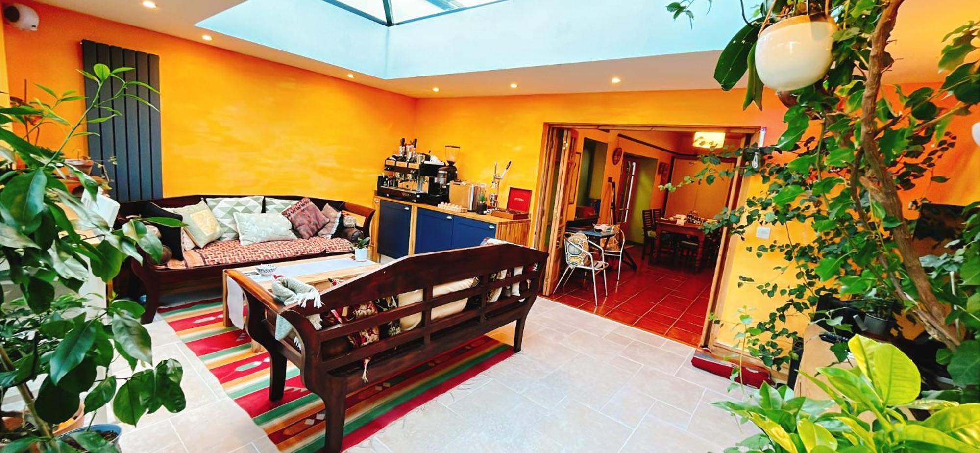 カーディフ Funky Urban Jungle Bed & Breakfast エクステリア 写真